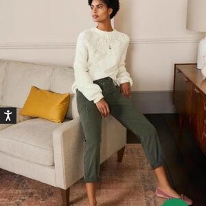 Boden relaxed cable knit sweater ivory melange color size large.